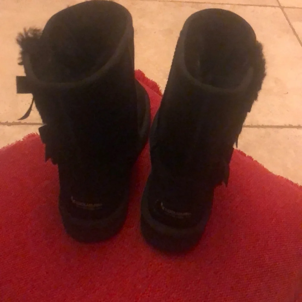 UGG beautiful girls boots size 6 GUC KOOLABURRA